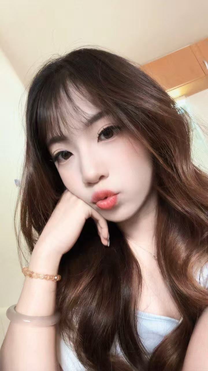 巨乳学生妹自租房可上门