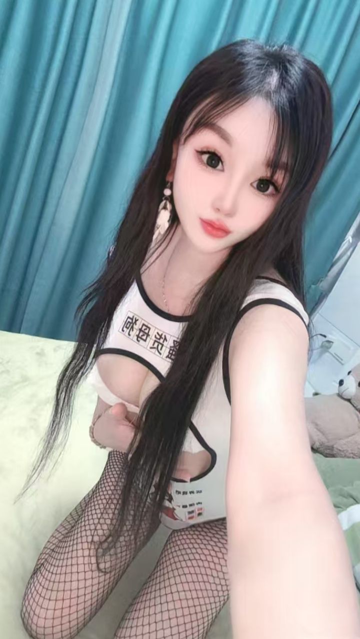 黑丝翘臀小欲女一诺