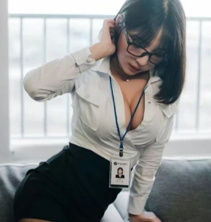 大波波制服少妇小艺