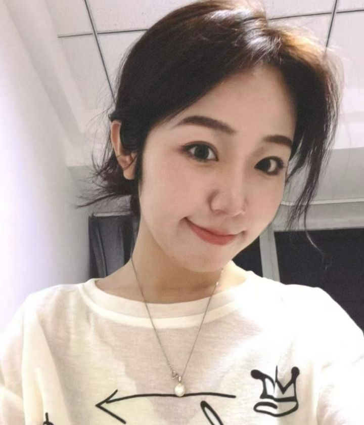 松山韵味御姐美娜
