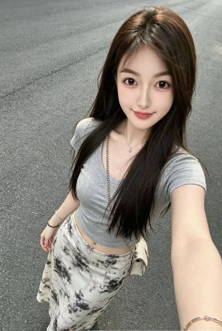 天河清纯反差兼职美妞